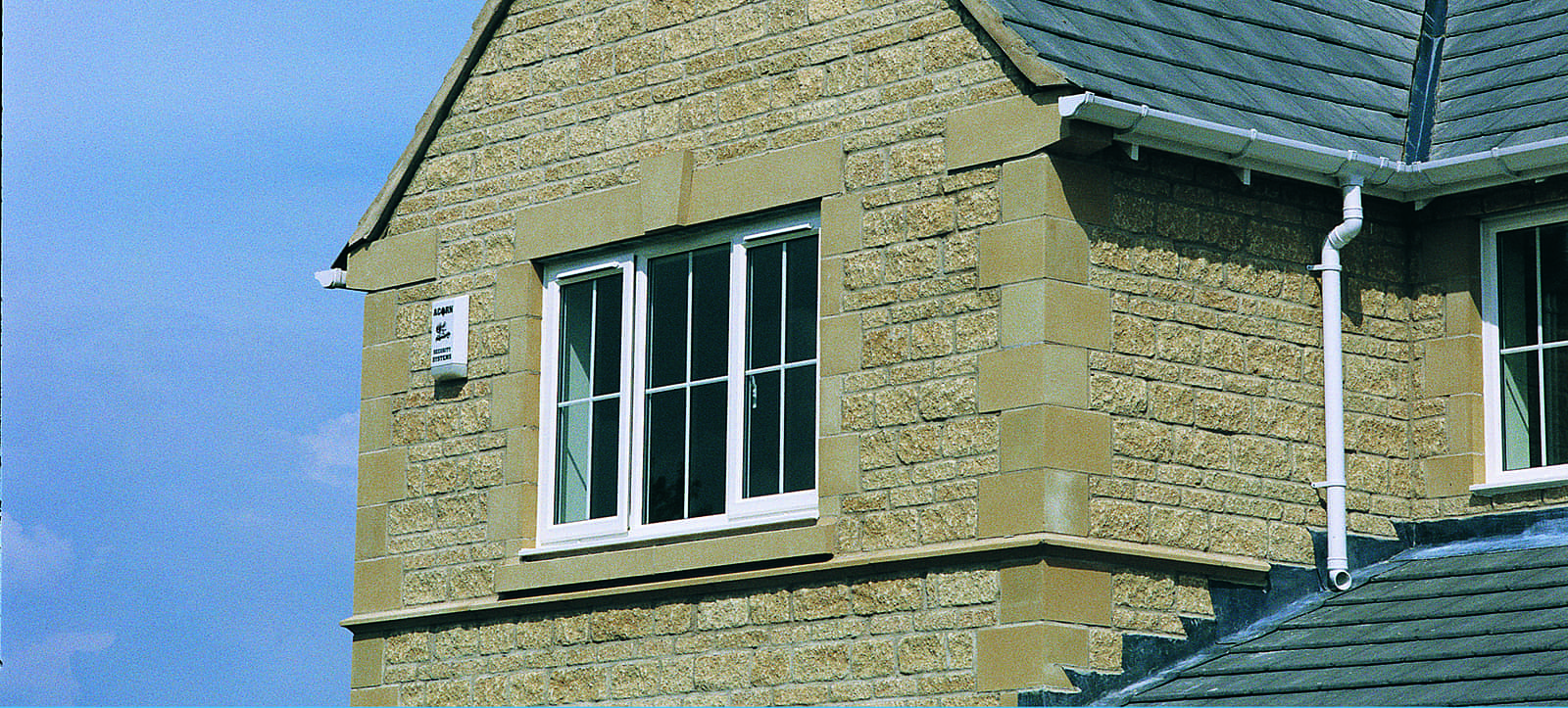 QUOINS Cills Keystone